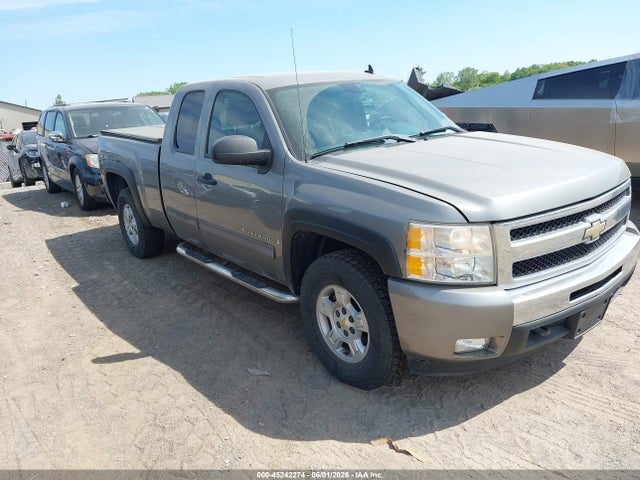 Salvage Chevrolet Silverado 1500 Image