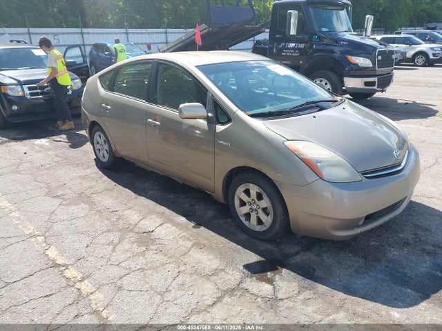 Salvage Toyota Prius Image