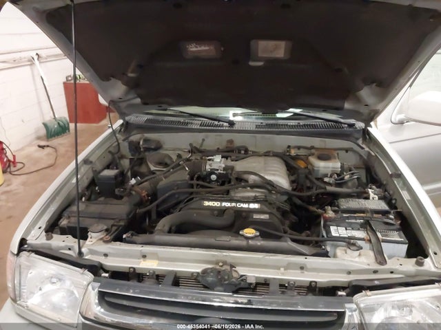 Toyota 4Runner Limited V6