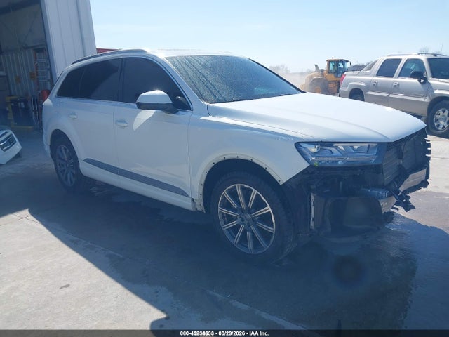 Salvage Audi Q7 Image