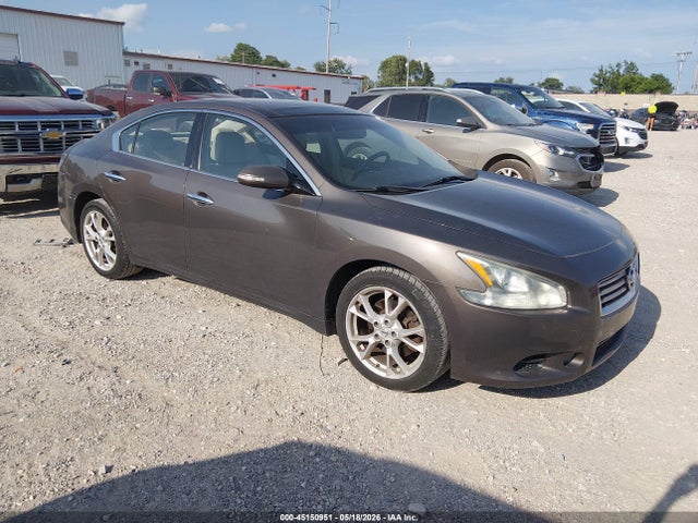 Salvage Nissan Maxima Image