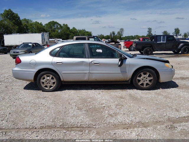 Ford Taurus Se