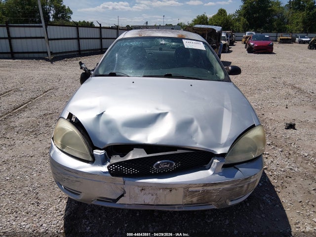 Ford Taurus Se