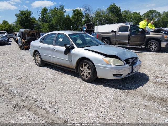 Salvage Ford Taurus Image