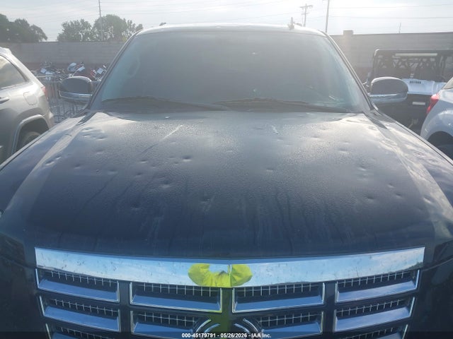 Cadillac Escalade Standard
