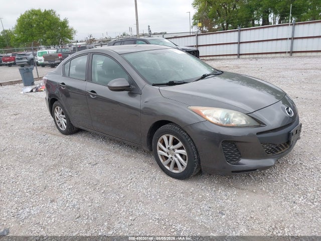 Salvage Mazda Mazda3 Image
