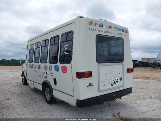 Ford Econoline E350 Cutaway Van