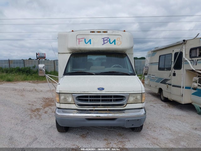 Ford Econoline E350 Cutaway Van