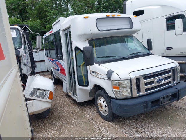 Salvage Ford E-450 Image