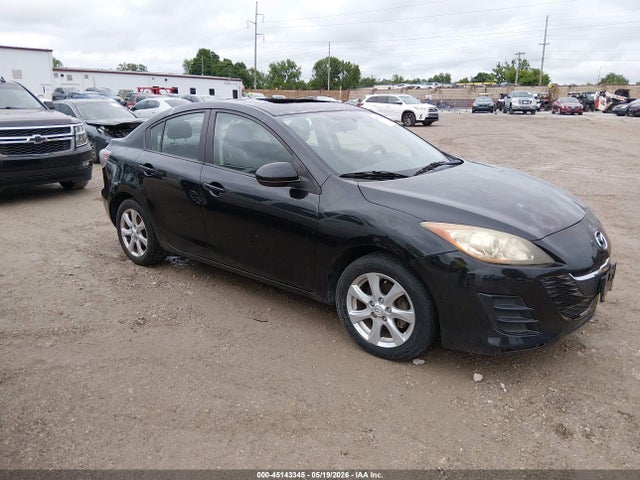 Salvage Mazda Mazda3 Image