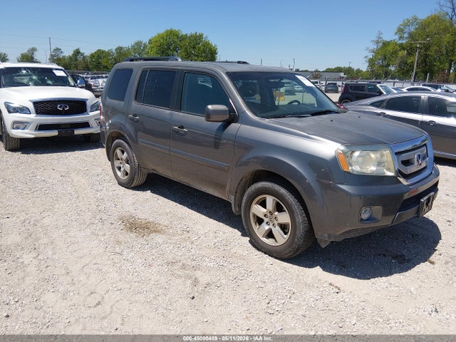 Salvage Honda Pilot Image