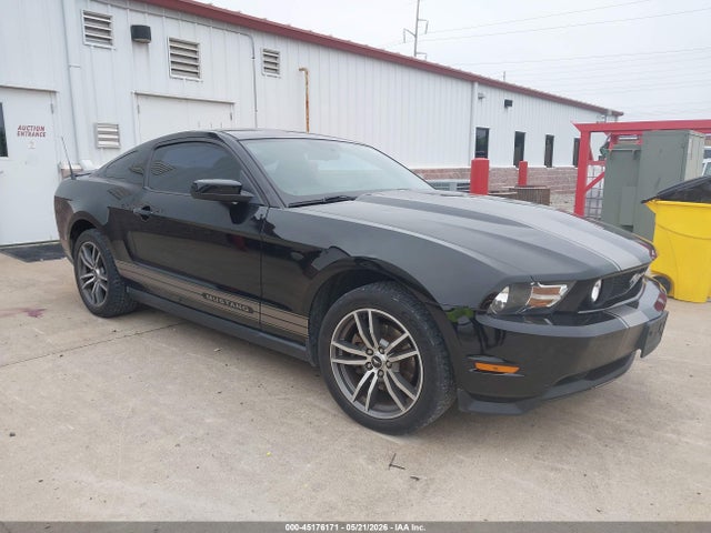 Salvage Ford Mustang Image