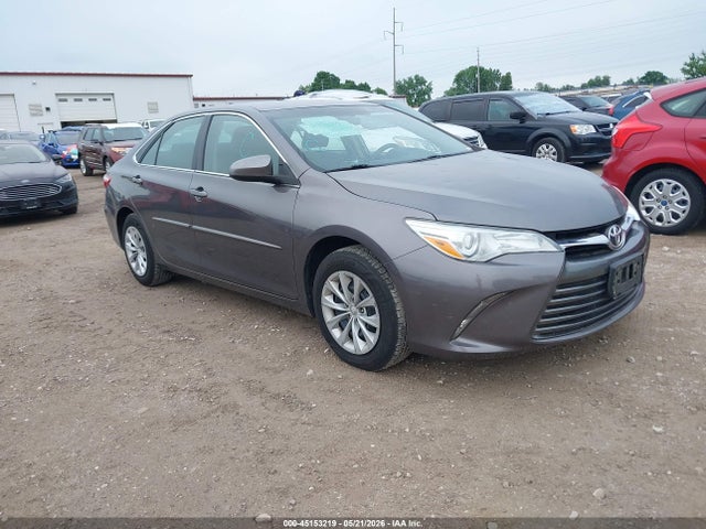 Salvage Toyota Camry Image