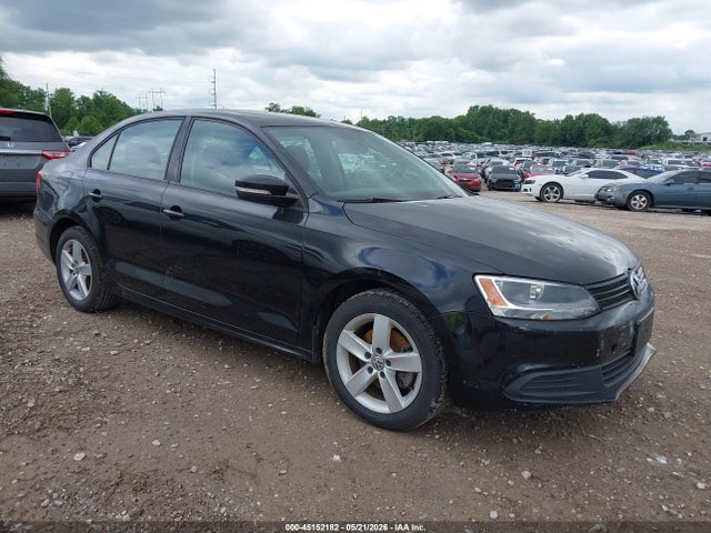 Salvage Volkswagen Jetta Image