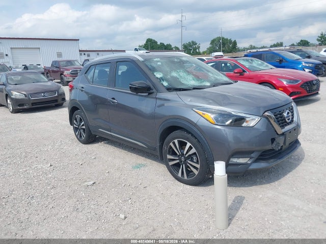 Salvage Nissan Kicks Image