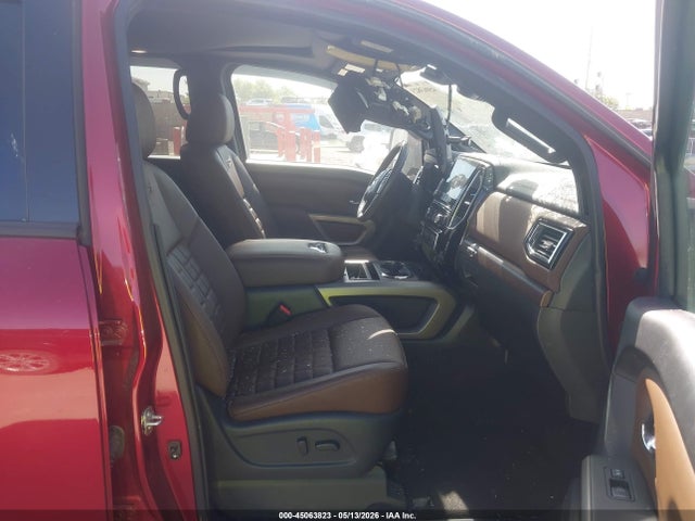 Nissan Titan Platinum Reserve 4x4