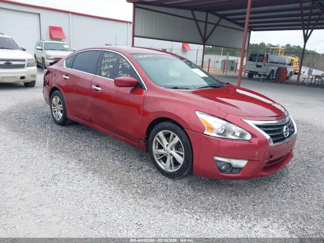 Salvage Nissan Altima Image