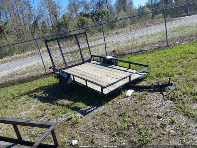 Salvage Carry-On Trailer Image