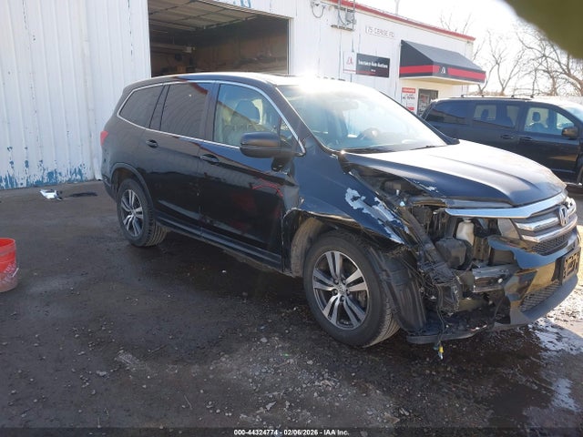 Salvage Honda Pilot Image
