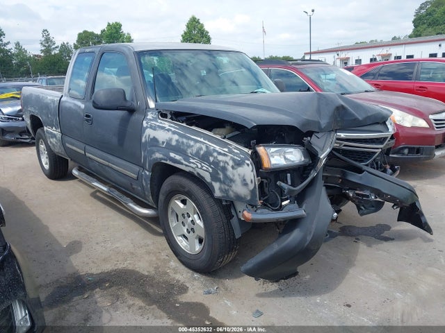 Salvage Chevrolet Silverado 1500 Image