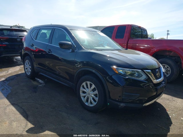 Salvage Nissan Rogue Image