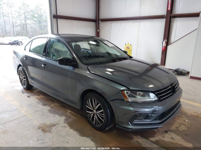 Salvage Volkswagen Jetta Image