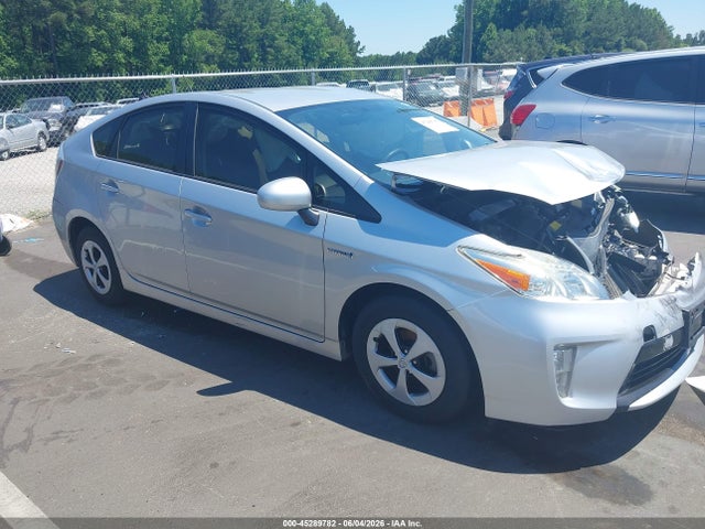 Salvage Toyota Prius Image