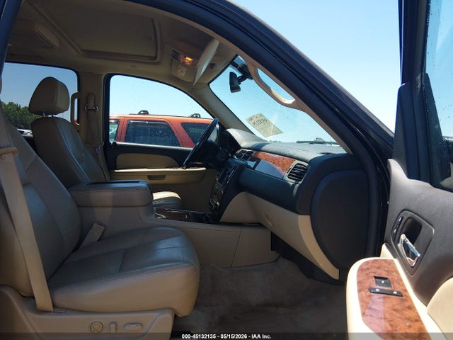 Chevrolet Suburban 1500 Ltz