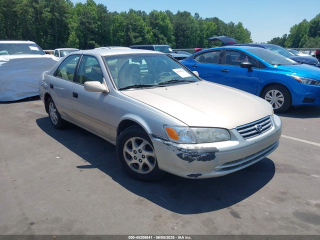 Salvage Toyota Camry Image