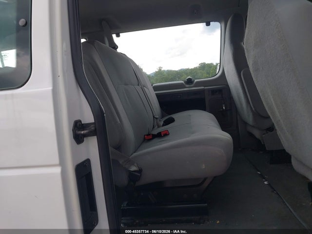 Ford E-350 Xlt