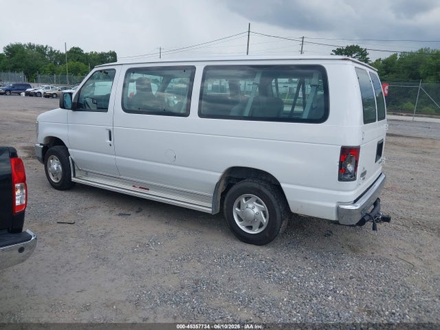 Ford E-350 Xlt