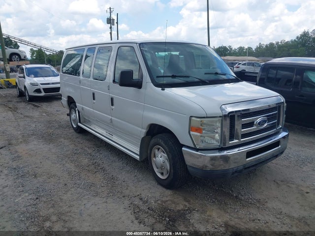 Ford E-350 Xlt
