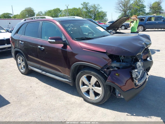 Salvage Kia Sorento Image