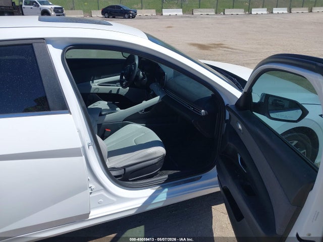 Hyundai ELANTRA Limited