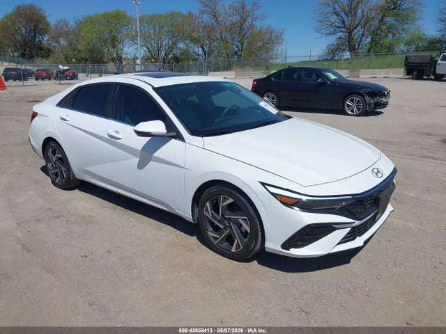 Salvage Hyundai ELANTRA Image