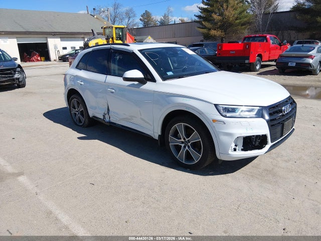 Salvage Audi Q5 Image