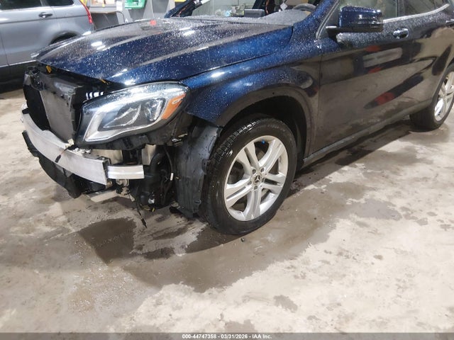 Mercedes-Benz GLA 4matic