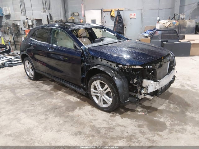 Salvage Mercedes-Benz GLA Image