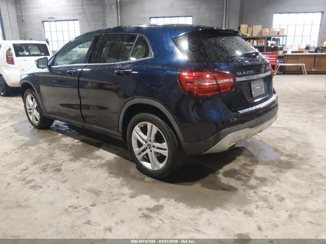 Mercedes-Benz GLA 4matic