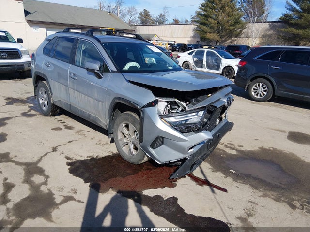 Salvage Toyota RAV4 Image