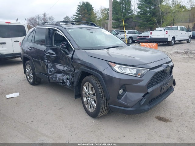 Salvage Toyota RAV4 Image