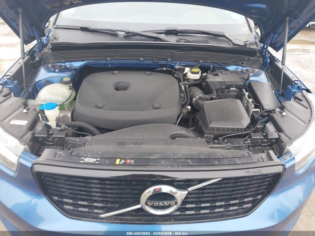 Volvo XC40 T5 R-design