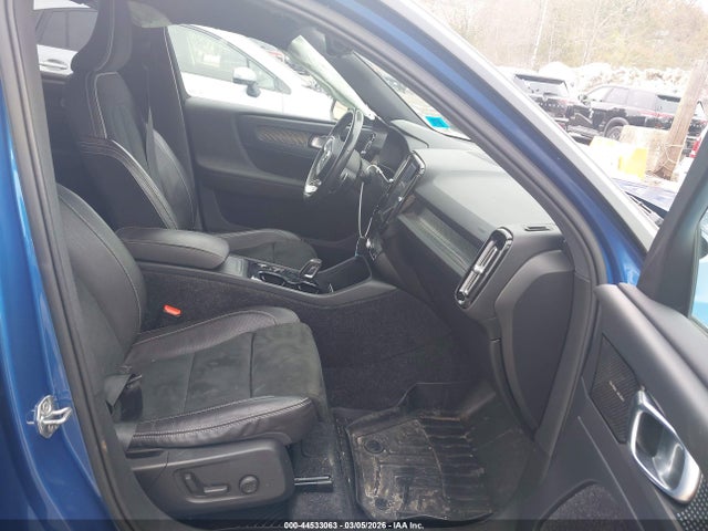Volvo XC40 T5 R-design