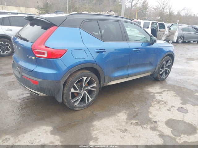 Volvo XC40 T5 R-design