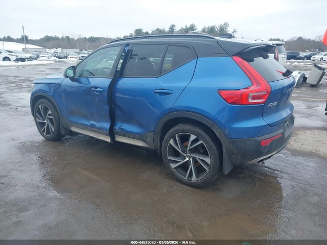 Volvo XC40 T5 R-design