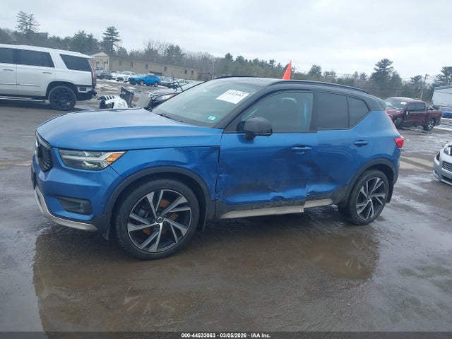Volvo XC40 T5 R-design