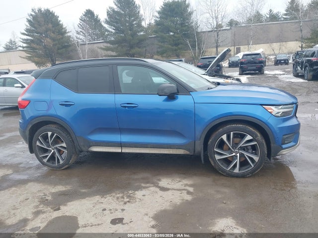 Volvo XC40 T5 R-design