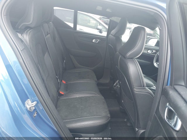 Volvo XC40 T5 R-design