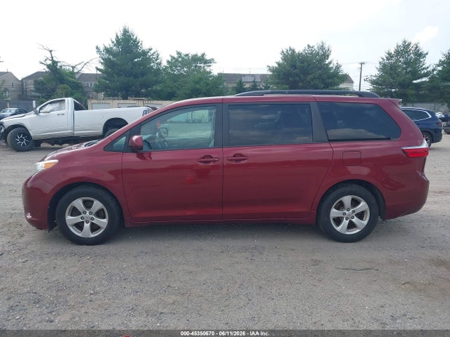 Toyota Sienna Le 8 Passenger