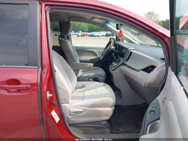 Toyota Sienna Le 8 Passenger